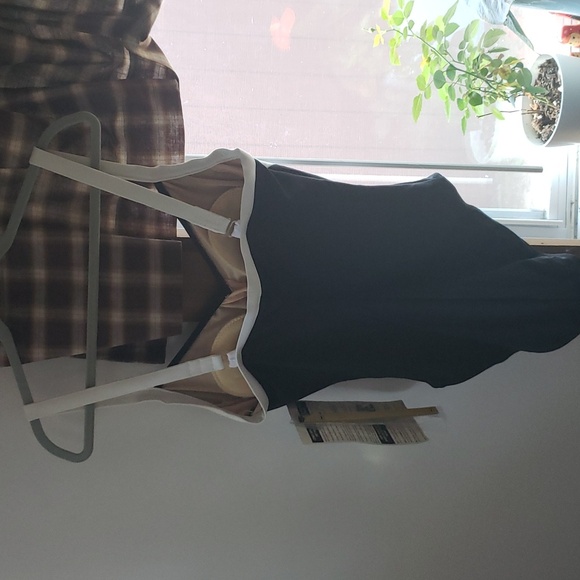 Shape detector by Carol Wior NWT swim suit - Picture 6 of 17